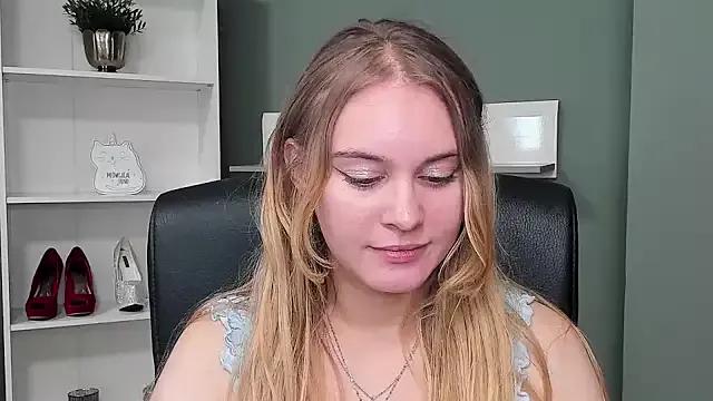 kitty_valeria from StripChat is Freechat