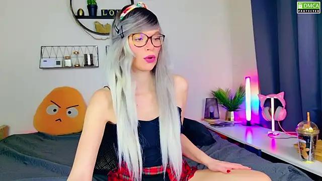 Girls free live sex cams: Check out the satisfaction of typing and cam2cam with our sensual livestreamers, who will teach you all about temptation and desires with their smoking hot physiques.
