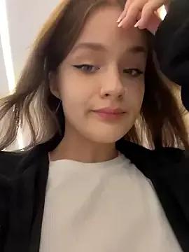 KittyQueeny from StripChat is Freechat