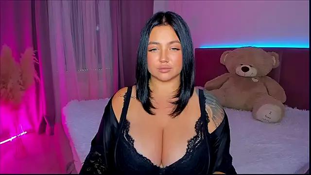 KylieLips from StripChat is Freechat
