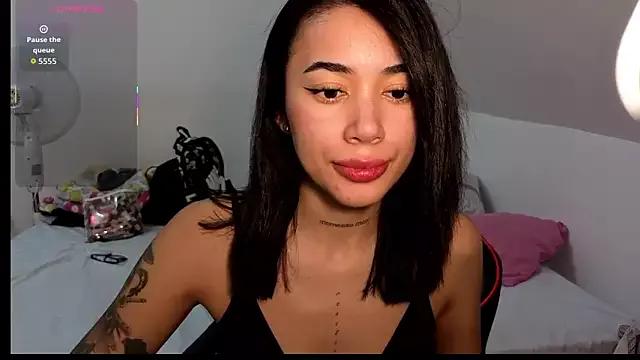 KylieLoveXX from StripChat is Freechat