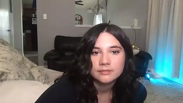 kylienotjenner from StripChat is Freechat