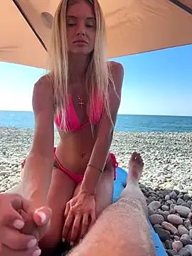 Girls free live sex cams: Check out the satisfaction of typing and cam2cam with our sensual livestreamers, who will teach you all about temptation and desires with their smoking hot physiques.