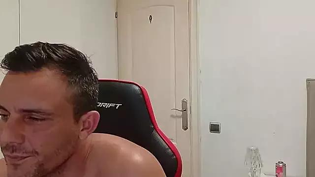 latinblueboy from StripChat is Freechat