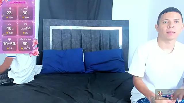 LatinsGuys25 from StripChat is Freechat