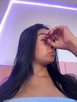 Laura_fernandezII from StripChat is Freechat