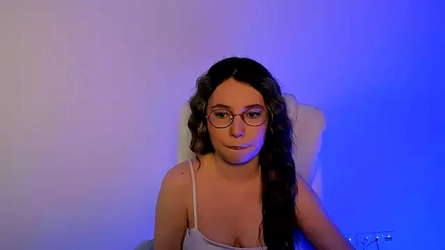 LauraBenson from StripChat is Freechat