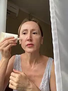 LauraDavis from StripChat is Freechat