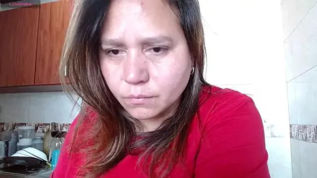 LauraReeves from StripChat is Freechat