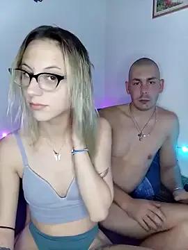 Laurazec from StripChat is Freechat