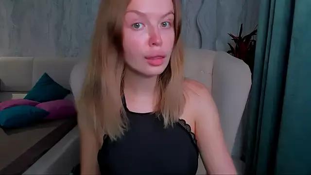 LaurennHill from StripChat is Freechat