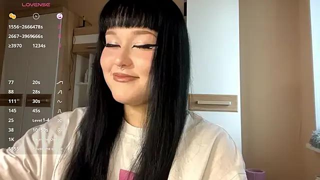 LaurenOveson from StripChat is Freechat