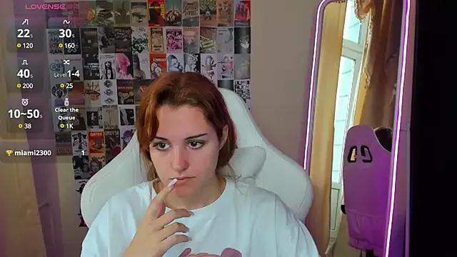 LaylaDreww from StripChat is Freechat
