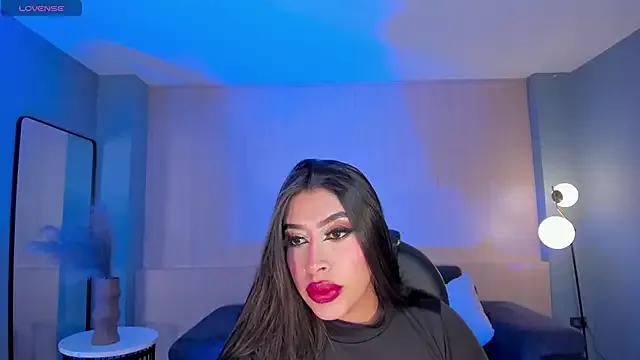 LeahLombardi_ from StripChat is Freechat