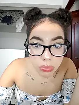 Leanna_wonderland7 from StripChat is Freechat