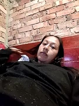 Leila2130 from StripChat is Freechat
