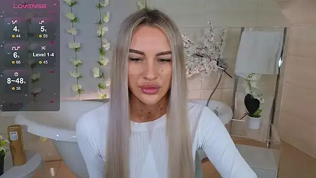 Leilalav from StripChat