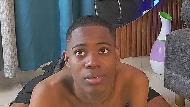 LeonardoMontclair from StripChat is Freechat