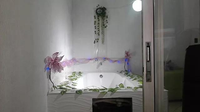 Leylaroberthx from StripChat