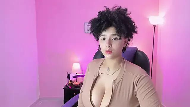Photos of liaamoretz from StripChat is Freechat
