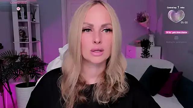 Libby_Nora from StripChat is Freechat