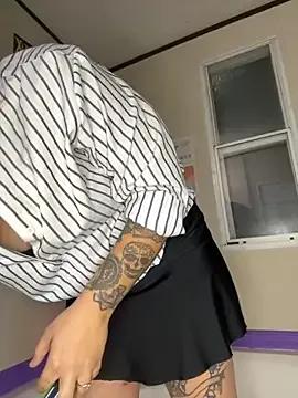 LillyDicLoonatic from StripChat is Freechat