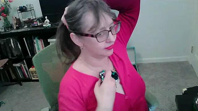 LilyLuscious from StripChat