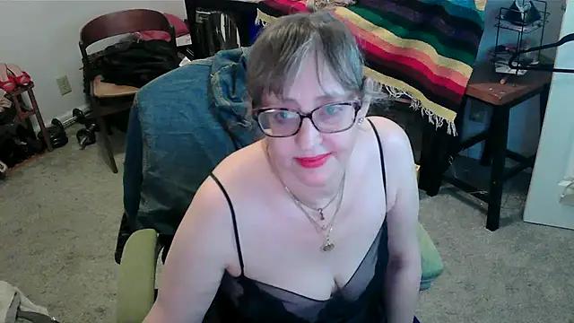 LilyLuscious from StripChat