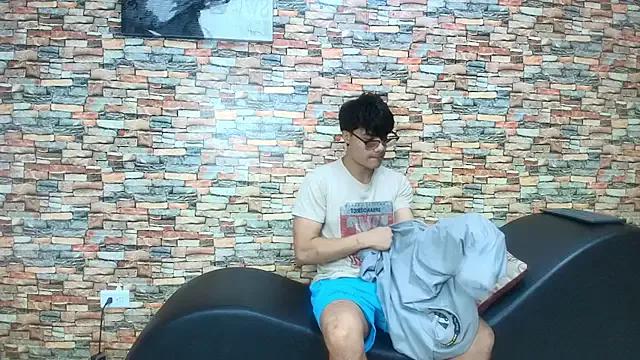 lisa_andruu from StripChat is Freechat