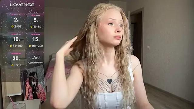 lisa_barbie from StripChat is Freechat