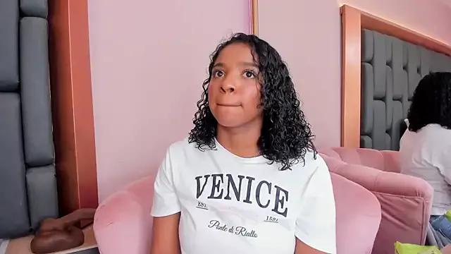 LisaMendez from StripChat is Freechat