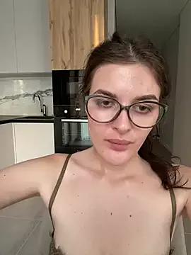little_belucci from StripChat is Freechat