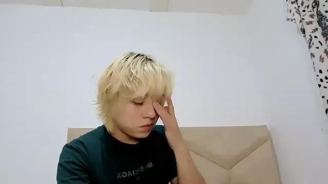 LittleKiioTatsuki from StripChat