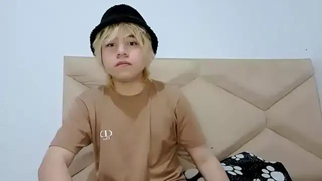 LittleKiioTatsuki from StripChat