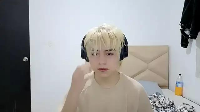 LittleKiioTatsuki from StripChat