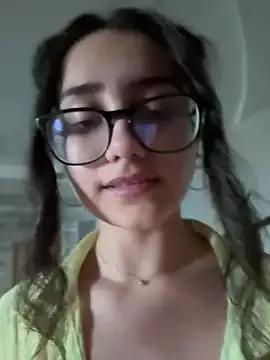LittleX_Angel from StripChat is Freechat