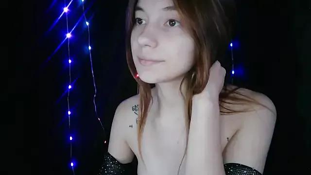 Liza-Kitty from StripChat is Freechat