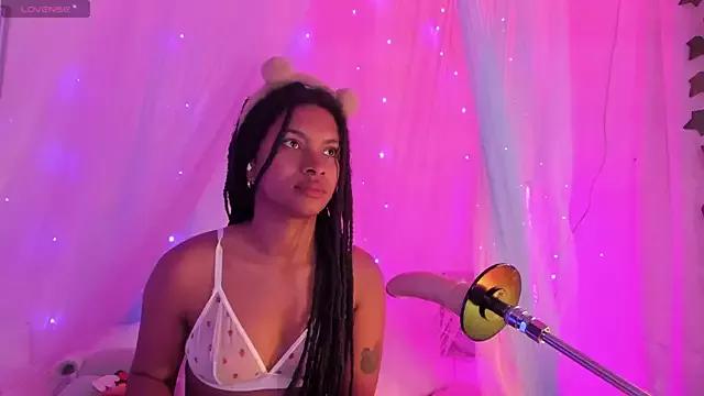 Lolalewis777 from StripChat is Freechat