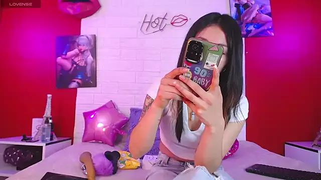 Lollyshine_ from StripChat is Freechat