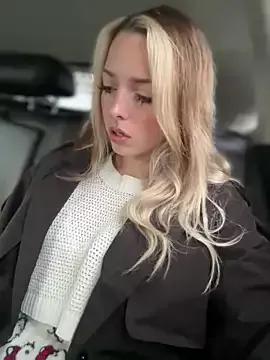 Girls free live sex cams: Check out the satisfaction of typing and cam2cam with our sensual livestreamers, who will teach you all about temptation and desires with their smoking hot physiques.