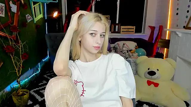 LoriTori from StripChat is Freechat