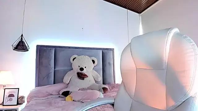 Louisa_Clark_ from StripChat is Freechat