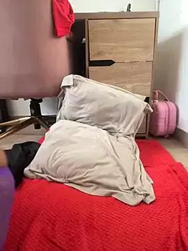 lovedforeverr from StripChat is Freechat