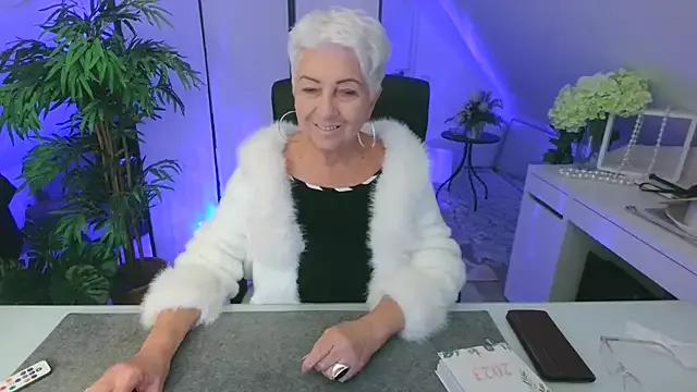 LovelyHelena from StripChat is Freechat