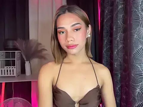 Lovelynikki03 from StripChat is Freechat
