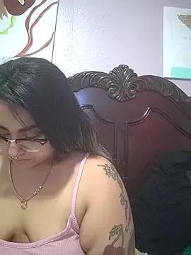Lovelyrainn from StripChat is Freechat