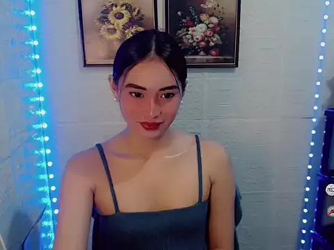 lovelysassy from StripChat is Freechat