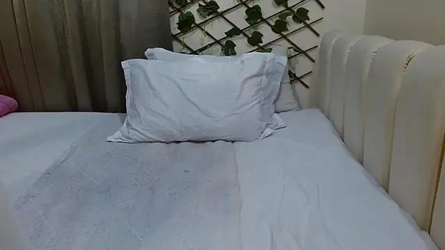 Girls free live sex cams: Check out the satisfaction of typing and cam2cam with our sensual livestreamers, who will teach you all about temptation and desires with their smoking hot physiques.