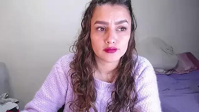 Lu_perez from StripChat is Freechat