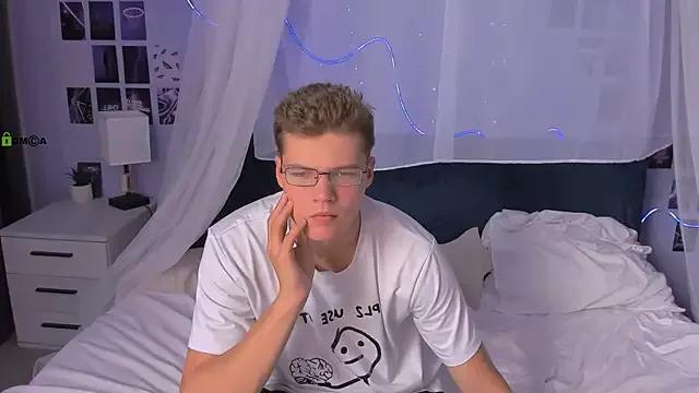 lucas_long_ from StripChat is Freechat